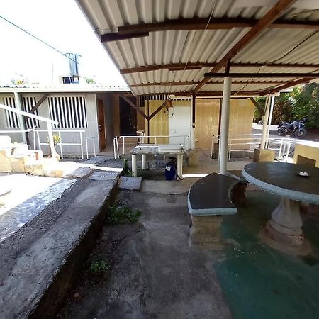 Cabina Caballo del Mar Parrita Esterno foto